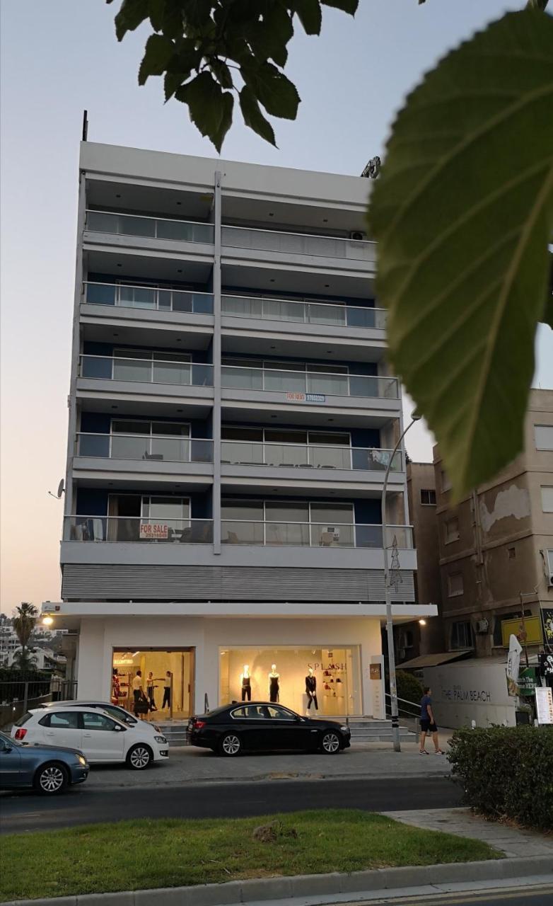 Beachfront Amazing New Apartment Limassol Extérieur photo
