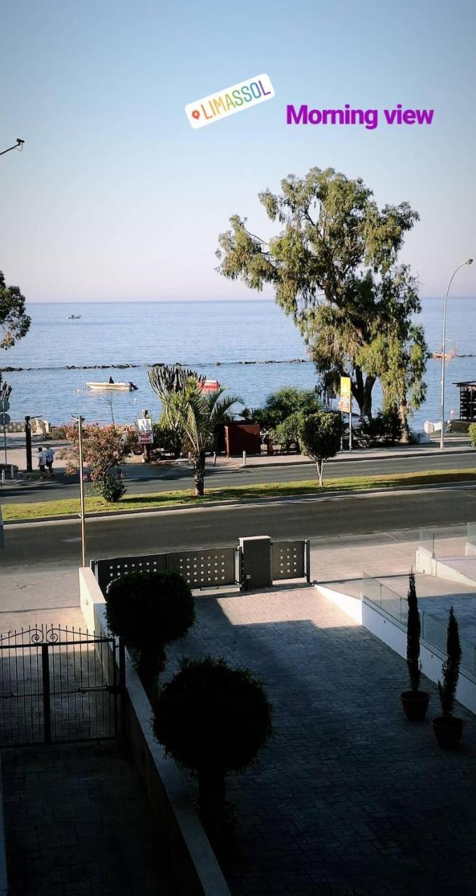 Beachfront Amazing New Apartment Limassol Extérieur photo